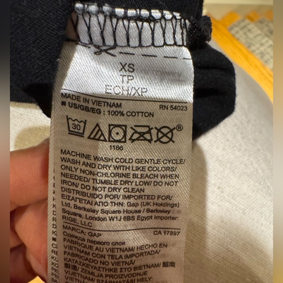 GAP Vintage Wash V-Neck Tee Black XS Pocket T-Shirt - Picture 7 of 8